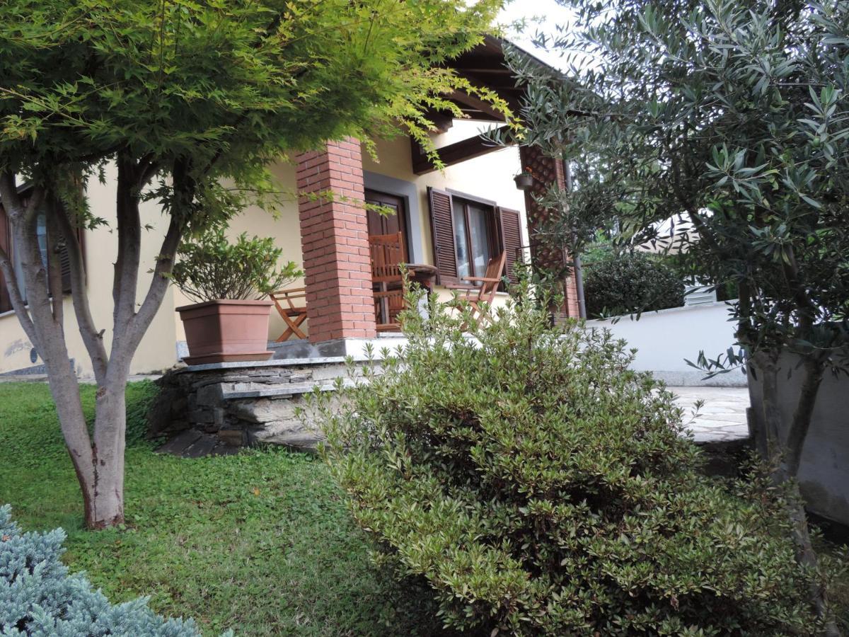 Casa Vacanza Il Glicine Casale Corte Cerro Εξωτερικό φωτογραφία