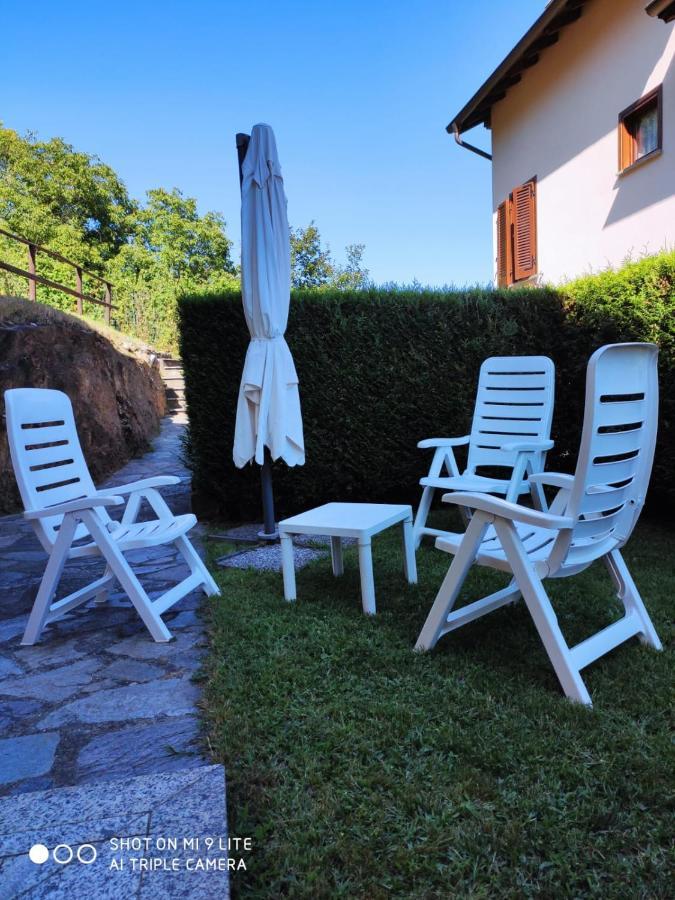 Casa Vacanza Il Glicine Casale Corte Cerro Εξωτερικό φωτογραφία