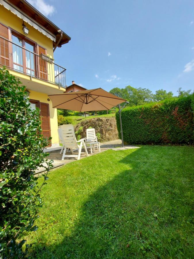 Casa Vacanza Il Glicine Casale Corte Cerro Εξωτερικό φωτογραφία