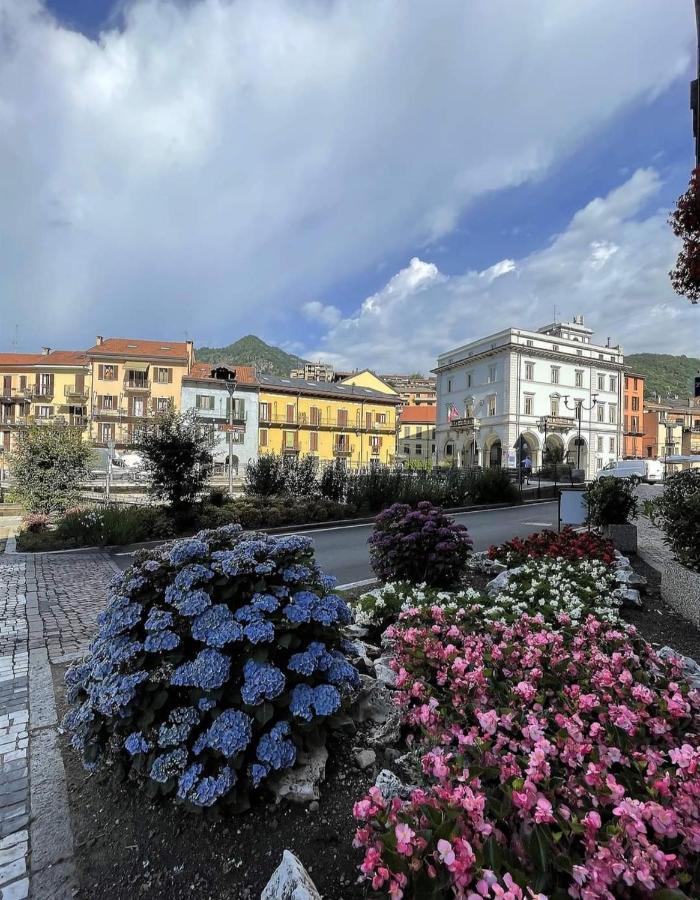 Casa Vacanza Il Glicine Casale Corte Cerro Εξωτερικό φωτογραφία