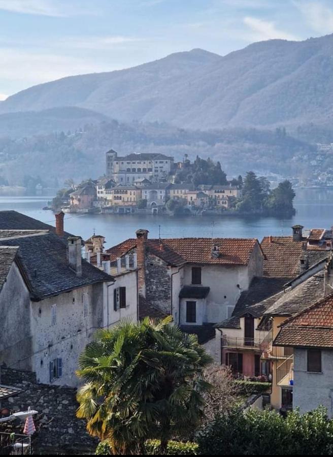 Casa Vacanza Il Glicine Casale Corte Cerro Εξωτερικό φωτογραφία