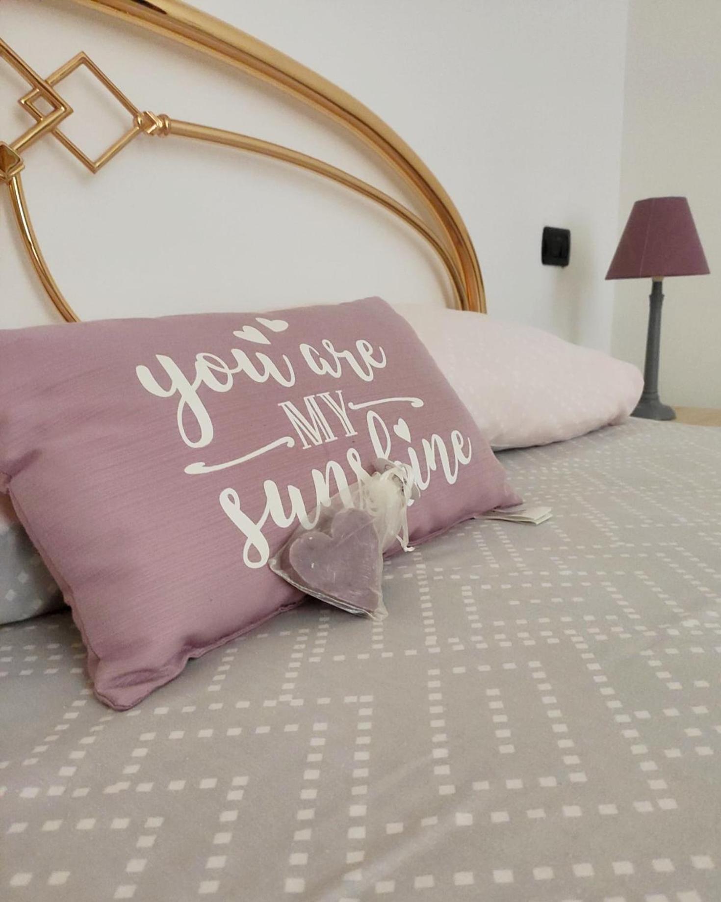 Casa Vacanza Il Glicine Casale Corte Cerro Εξωτερικό φωτογραφία