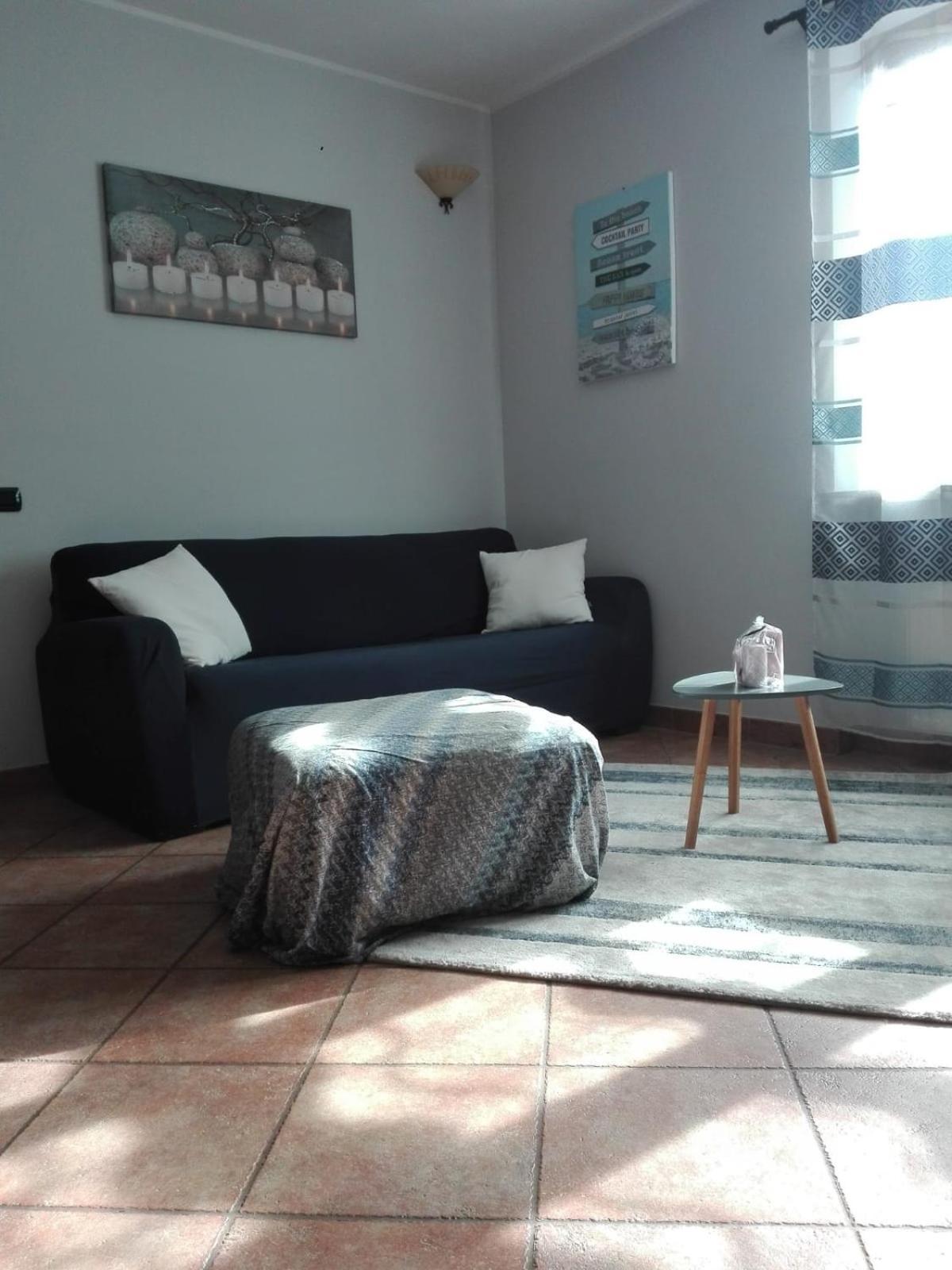 Casa Vacanza Il Glicine Casale Corte Cerro Εξωτερικό φωτογραφία