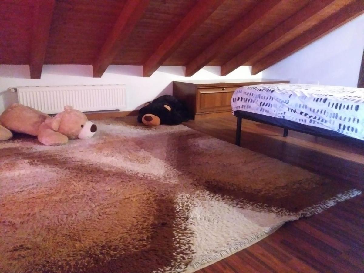 Casa Vacanza Il Glicine Casale Corte Cerro Εξωτερικό φωτογραφία