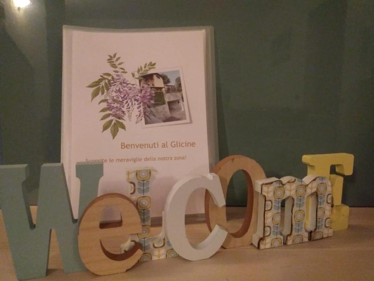 Casa Vacanza Il Glicine Casale Corte Cerro Εξωτερικό φωτογραφία